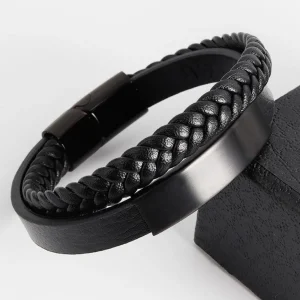 Keinonahkainen rannekoru, All Black Faux Leather Bracelet