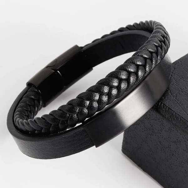 Keinonahkainen rannekoru, All Black Faux Leather Bracelet