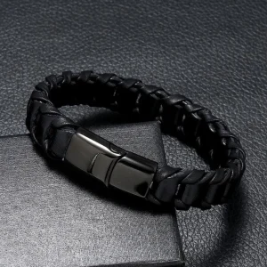 Keinonahkainen rannekoru, Stylish Black Faux Leather Bracelet