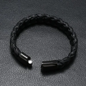 Keinonahkainen rannekoru, Stylish Black Faux Leather Bracelet
