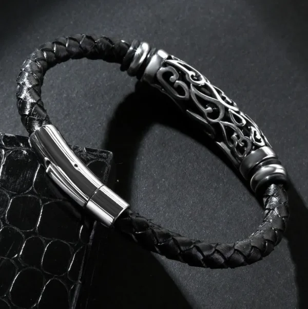 Keinonahkainen rannekoru, Simple Faux Leather Bracelet