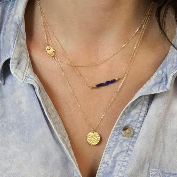 Kerroskaulakoru, FRENCH RIVIERA | Delicate Fatimas Hand Necklace in Gold