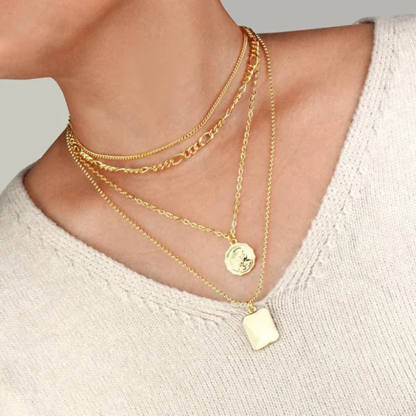 Kerroskaulakoru, FRENCH RIVIERA | Saint Layer Necklace in Gold