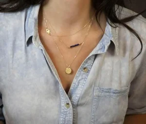 Kerroskaulakoru, FRENCH RIVIERA | Delicate Fatimas Hand Necklace in Gold