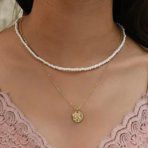Kerroskaulakoru, FRENCH RIVIERA | Delicate Pearl Layer Necklace in Gold