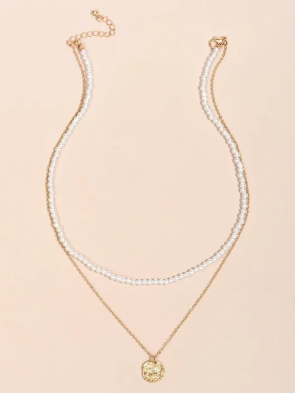 Kerroskaulakoru, FRENCH RIVIERA | Delicate Pearl Layer Necklace in Gold