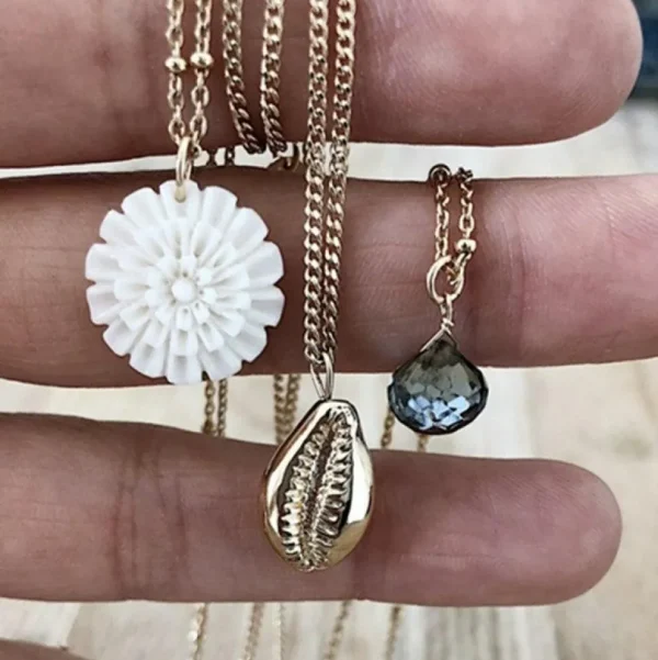 Kerroskaulakoru, FRENCH RIVIERA | Summer Lotus Necklace in Gold