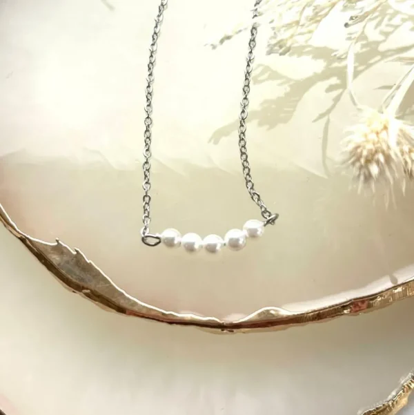 Kirurginteräskaulakoru, FRENCH RIVIERA | Belle Pearl Necklace in Silver
