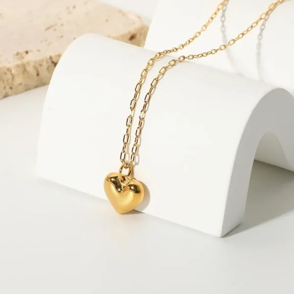 Kirurginteräskaulakoru, Gold Heart -kultasydän