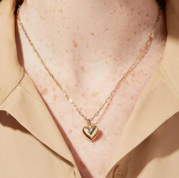 Kirurginteräskaulakoru, Gold Heart -kultasydän