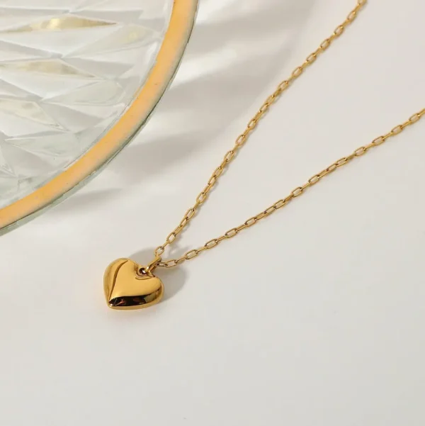 Kirurginteräskaulakoru, Gold Heart -kultasydän