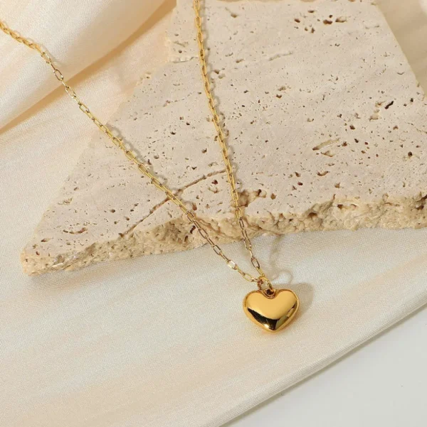 Kirurginteräskaulakoru, Gold Heart -kultasydän