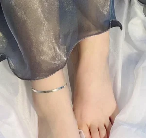 Kirurginteräsnilkkakoru, FRENCH RIVIERA, Snake Bone Anklet in Silver