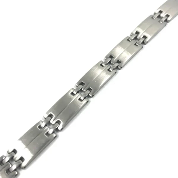 Kirurginteräsrannekoru, Classic with Line Decoration