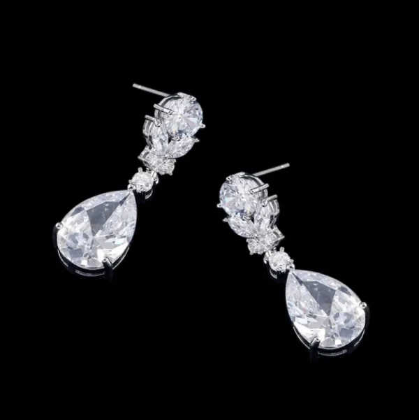 Korvakorut, ATHENA BRIDAL | Divine Earrings -hopeanväriset pisarat