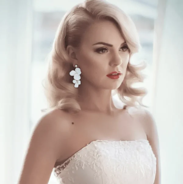 Korvakorut, ATHENA BRIDAL | Hollywood Earrings -valkoiset kukat