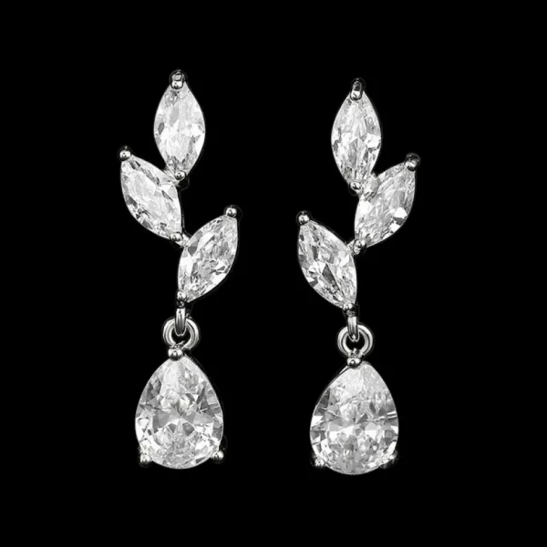 Korvakorut, ATHENA BRIDAL | Noelle Earrings -hopeanväriset pisarat