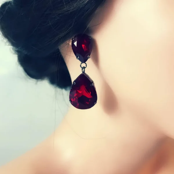 Korvakorut, Chunky Teardrop Earrings in Black