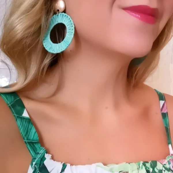 Korvakorut, Round Mint Earrings with Gold Details