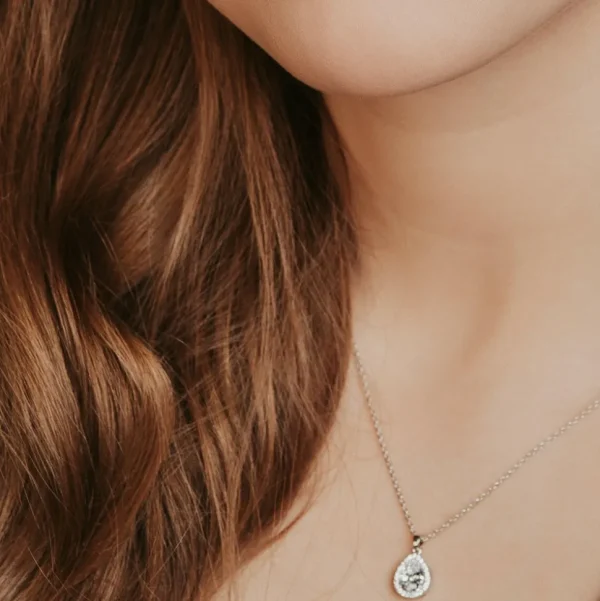 Kristallikaulakoru, FLOLY Paris | Cerise in Silver -pisarakaulakoru