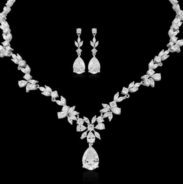 Kristallikorusetti, ATHENA BRIDAL JEWELLERY | Cubic Zirconia Teardrop