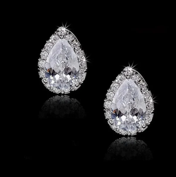 Kristallikorvakorut, ATHENA BRIDAL JEWELLERY | Dainty Teardop