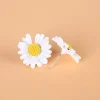 Kukkakorvakorut, FRENCH RIVIERA | Daisy -valkoiset kukkanapit