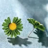 Kukkakorvakorut, FRENCH RIVIERA | Daisy -vihreät kukkanapit