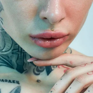 Labret 1,2mm, Titanium Basic 3mm Gold (titaaninen labret-tappi)