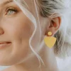 LEMPI-korvakorut, Alisa (lämmin vaaleankeltainen)