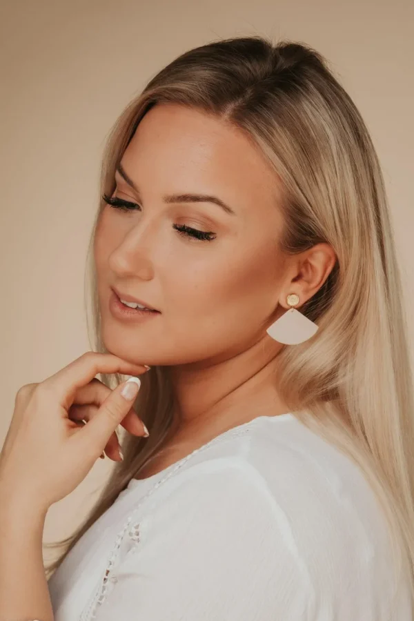 LEMPI-korvakorut, Kolmio (nappi, beige)