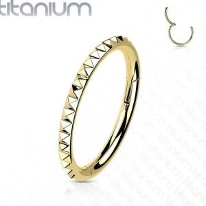 Lävistysrengas, Implant Grade Titanium Pyramid Cut Hoop in Gold