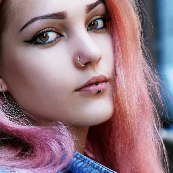 Lävistysrengas 0,8mm, Implant Grade Titanium Bendable Ring in Gold