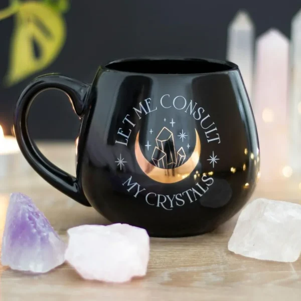 Muki, Let Me Consult My Crystals Mug -musta muki