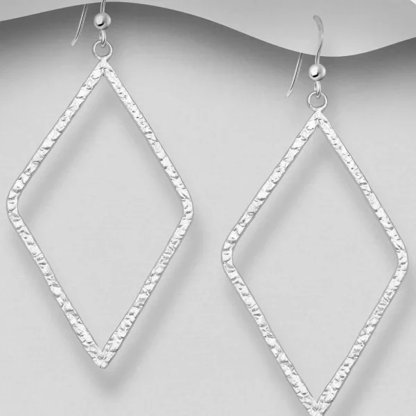 PREMIUM COLLECTION | Lykke -hopeiset korvakorut taotulla pinnalla