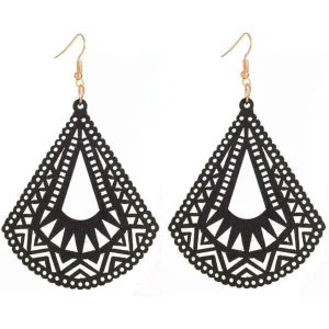 Puiset korvakorut, Black Triangles with Lace Decoration