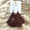 Puiset korvakorut, Brown Triangles with Lace Decoration