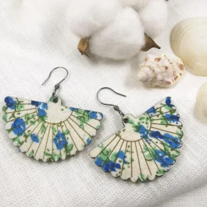 Puiset korvakorut, Fan Shaped Earrings with Blue Roses