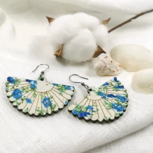 Puiset korvakorut, Fan Shaped Earrings with Blue Roses