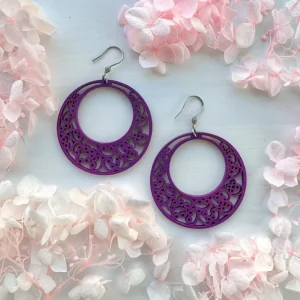 Puiset korvakorut, Pitsinen rengas (violetti) -violetit puukorvakorut