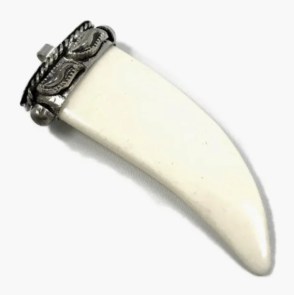Riipus, Cornes (valkoinen)