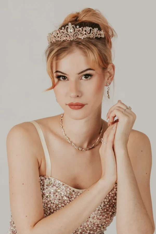 ROMANCE | Anastassia -kullanvärinen strassikaulakoru
