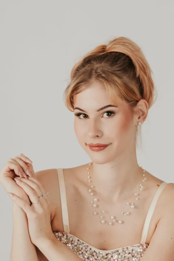 ROMANCE | Eloise -läpikuultava helmikaulakoru