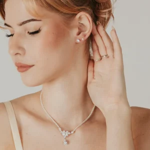ROMANCE | Rosalie -hopeanvärinen strassikaulakoru cubic zirconion