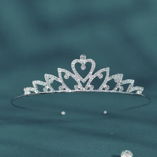 ROMANCE, Matilda -hopeanvärinen tiara kirkkailla kivillä