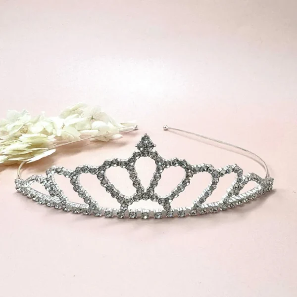 ROMANCE, Michele -hopeanvärinen tiara kirkkailla kivillä