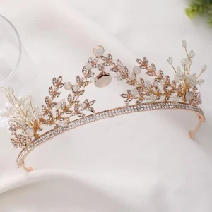 ROMANCE | Elegant Tiara in Rosegold -ruusukullanvärinen elegantti tiara