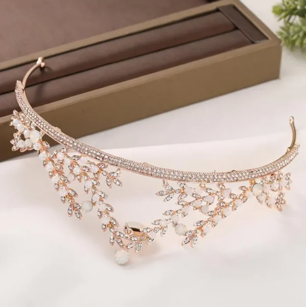 ROMANCE | Elegant Tiara in Rosegold -ruusukullanvärinen elegantti tiara