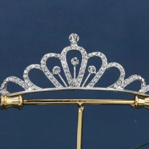 ROMANCE | Linette -hopeanvärinen kirkaskivinen tiara