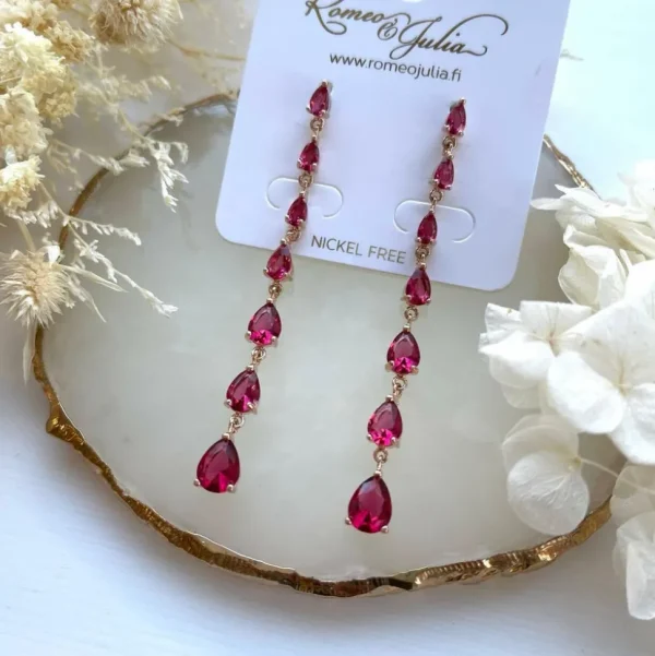 ROMANCE | Teardrop Earrings in Rosy Ruby -ruusunpunaiset juhlakorvakorut